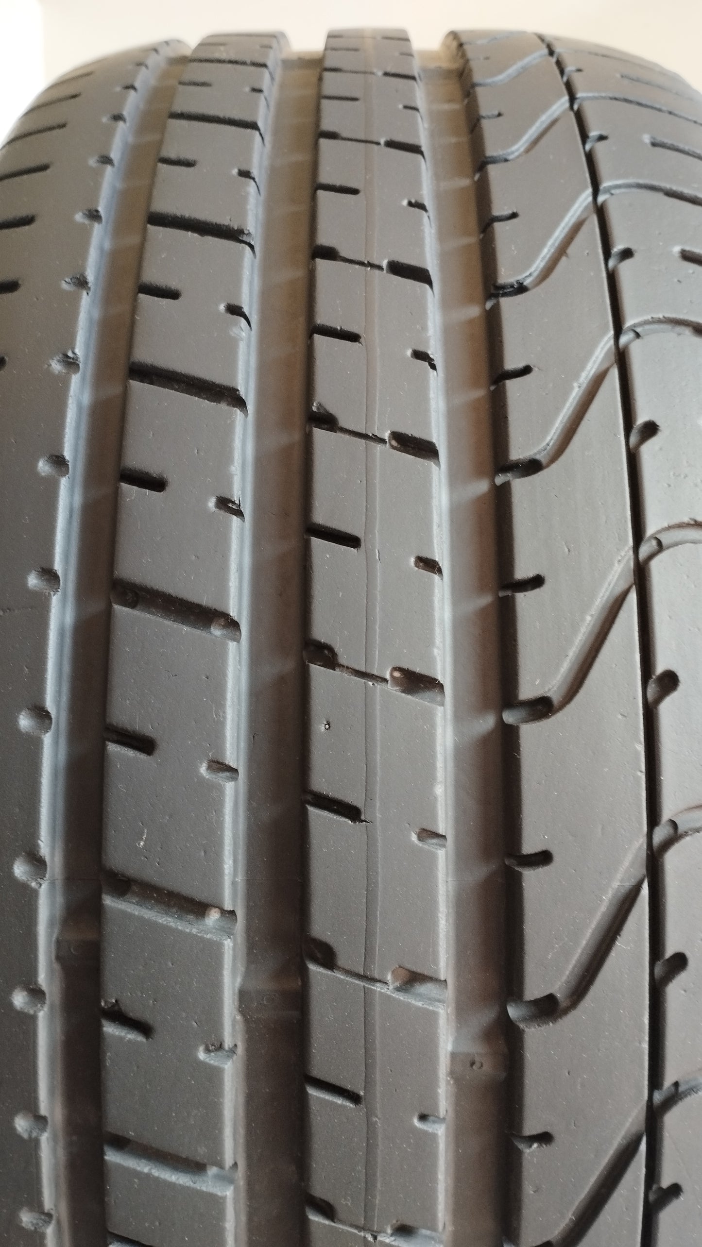 pirelli 255/40 r18 t005 pzero MO cod.YY402