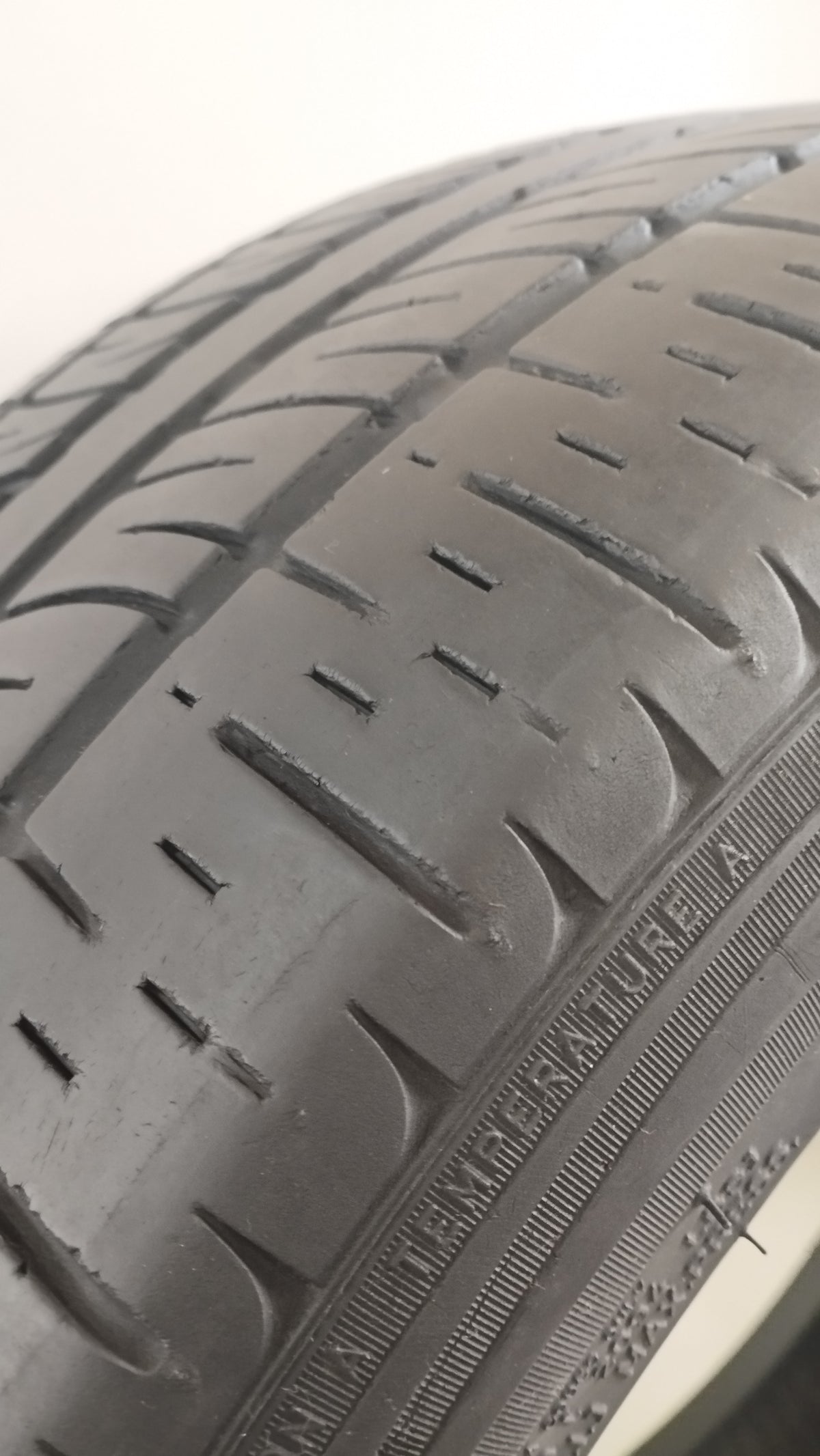pirelli 275/40 r20 scorpion zero YY40