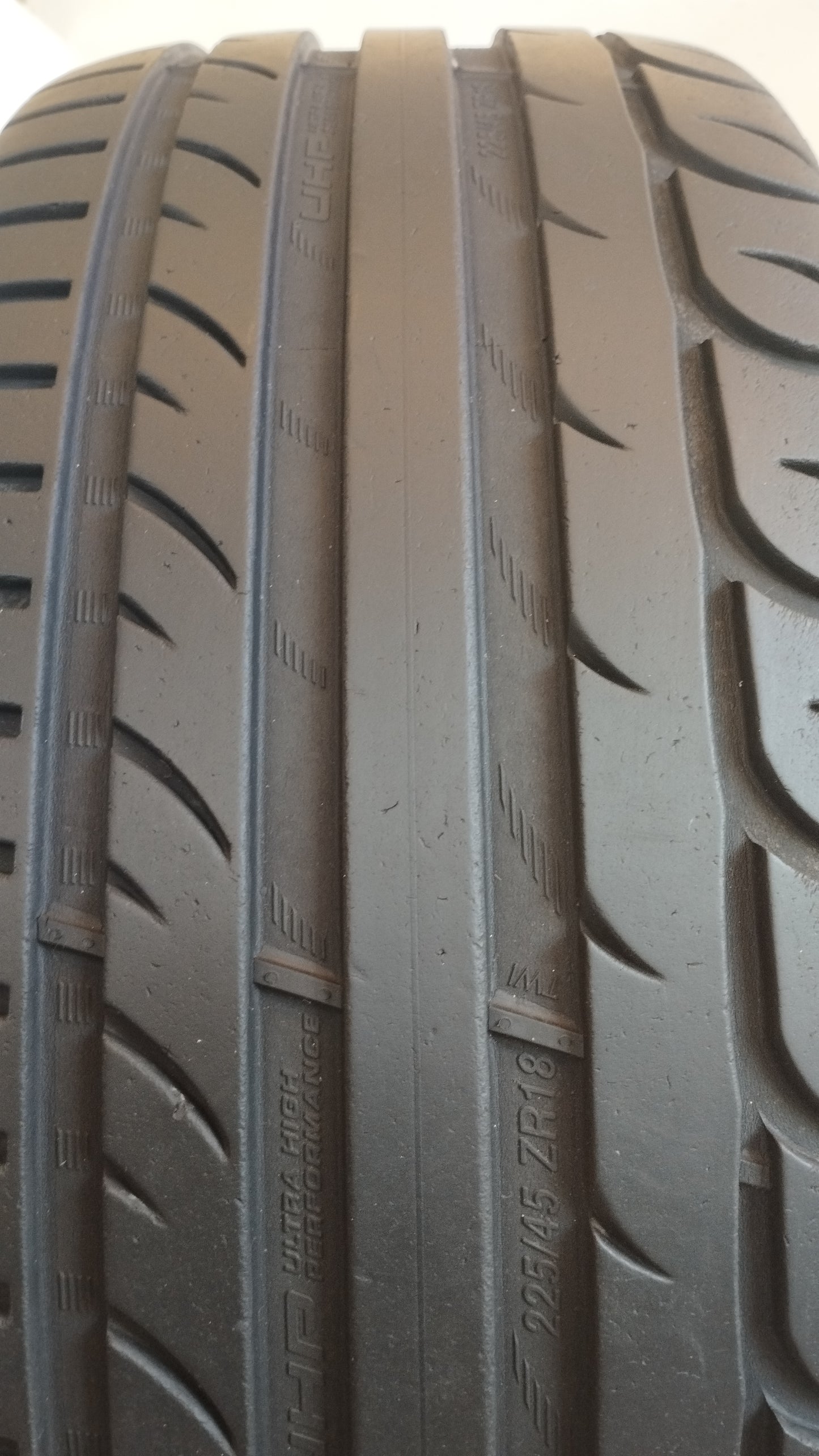 strial 225/45 r18 uhp cod.YY414