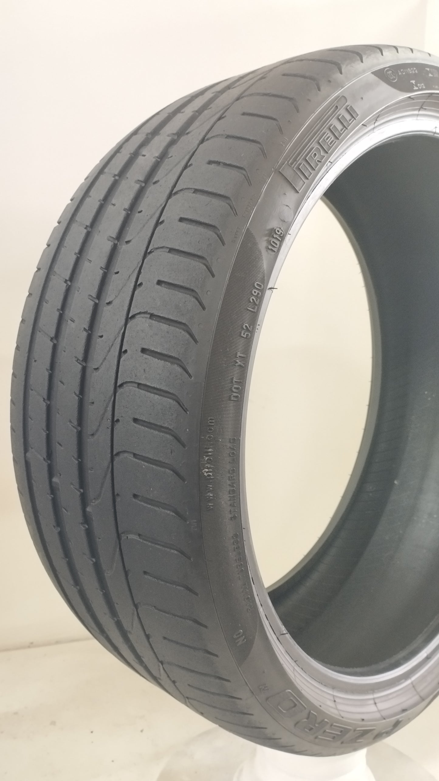 pirelli 245/35 r20 pzero NO YY42