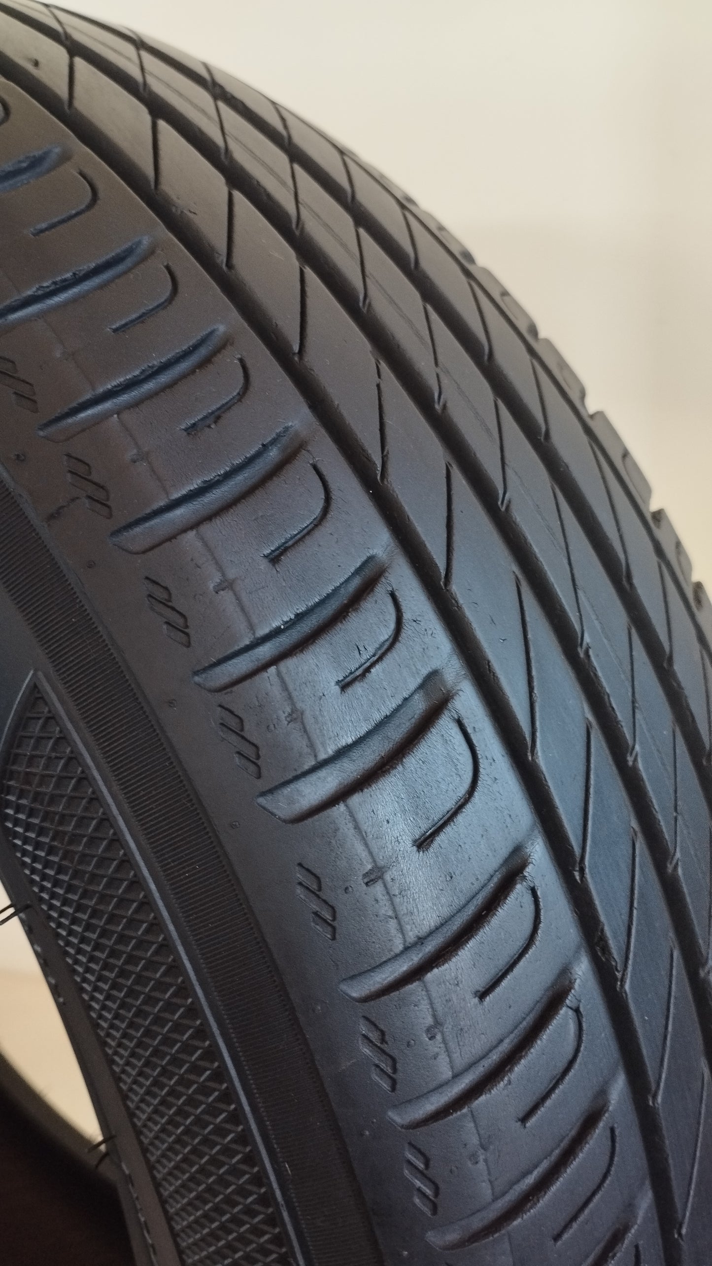 kleber 185/60 r15 dynaxer hp4 cod.YY433