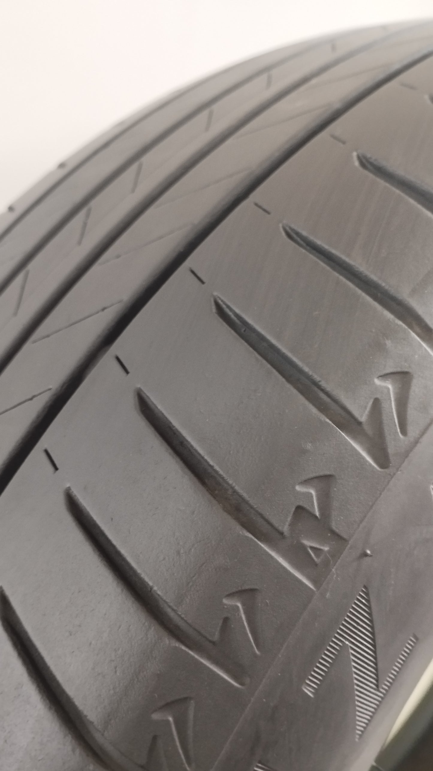 bridgestone 235/55 r19 aleanza 001 Art. YY44