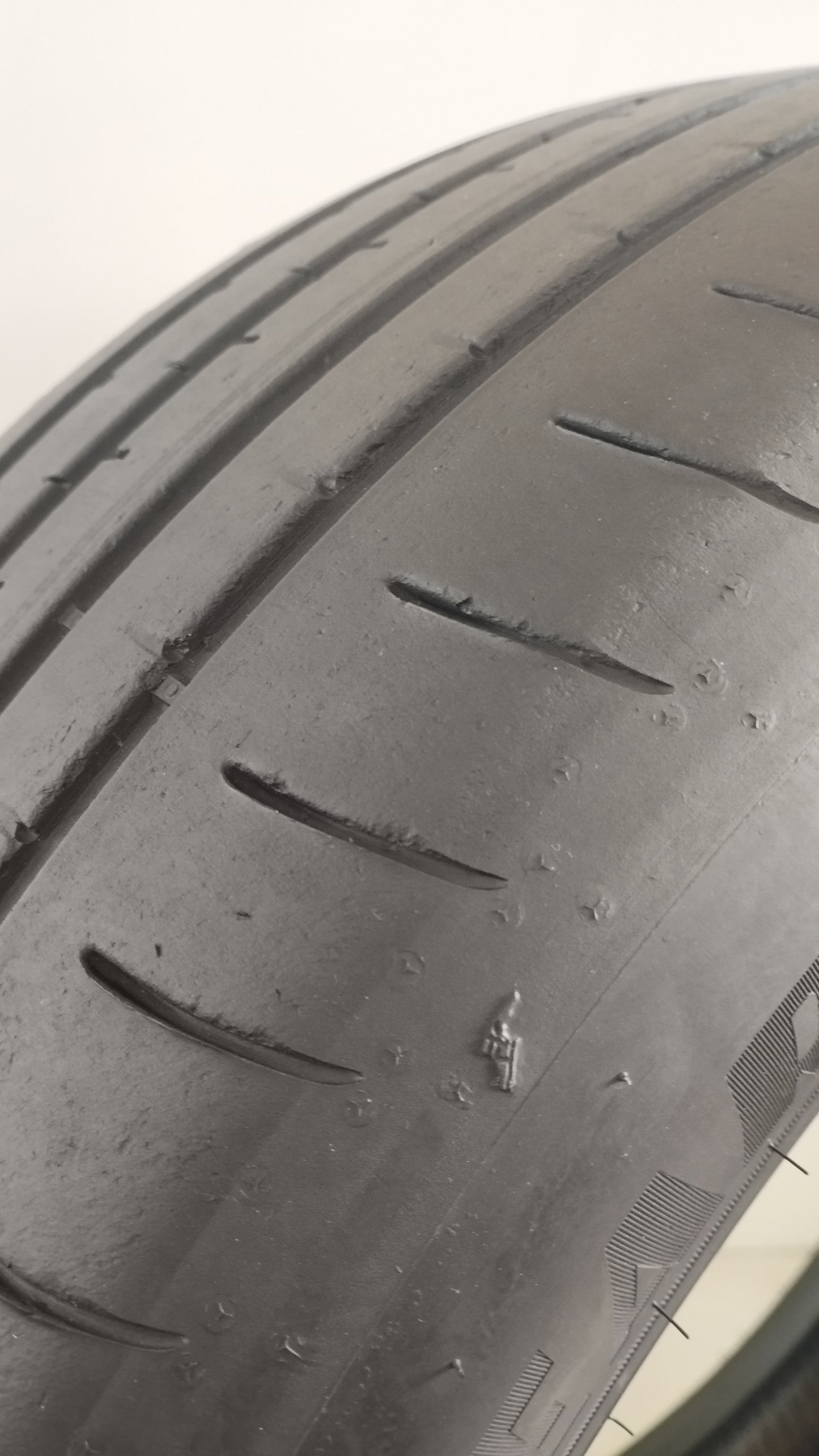 goodyear 235/55 r19 eagle f1 suv Art. YY46