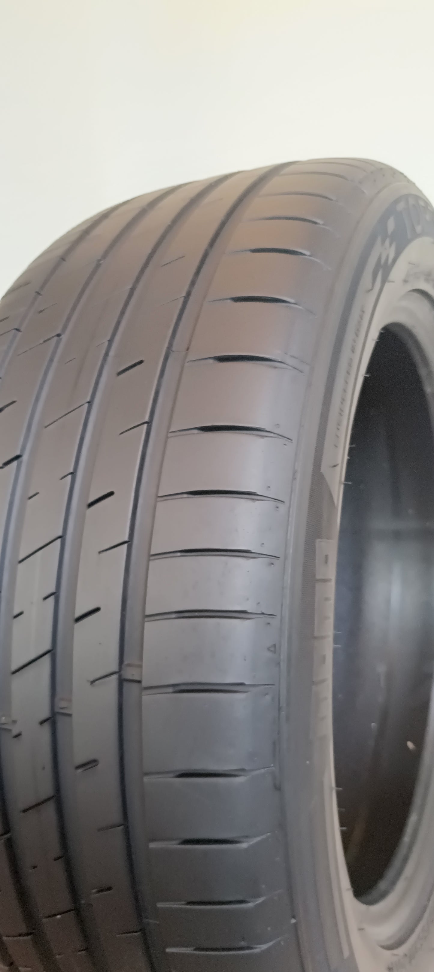pneumatici usati momo 225/55 r17 toprun m30 europa cod.YY487