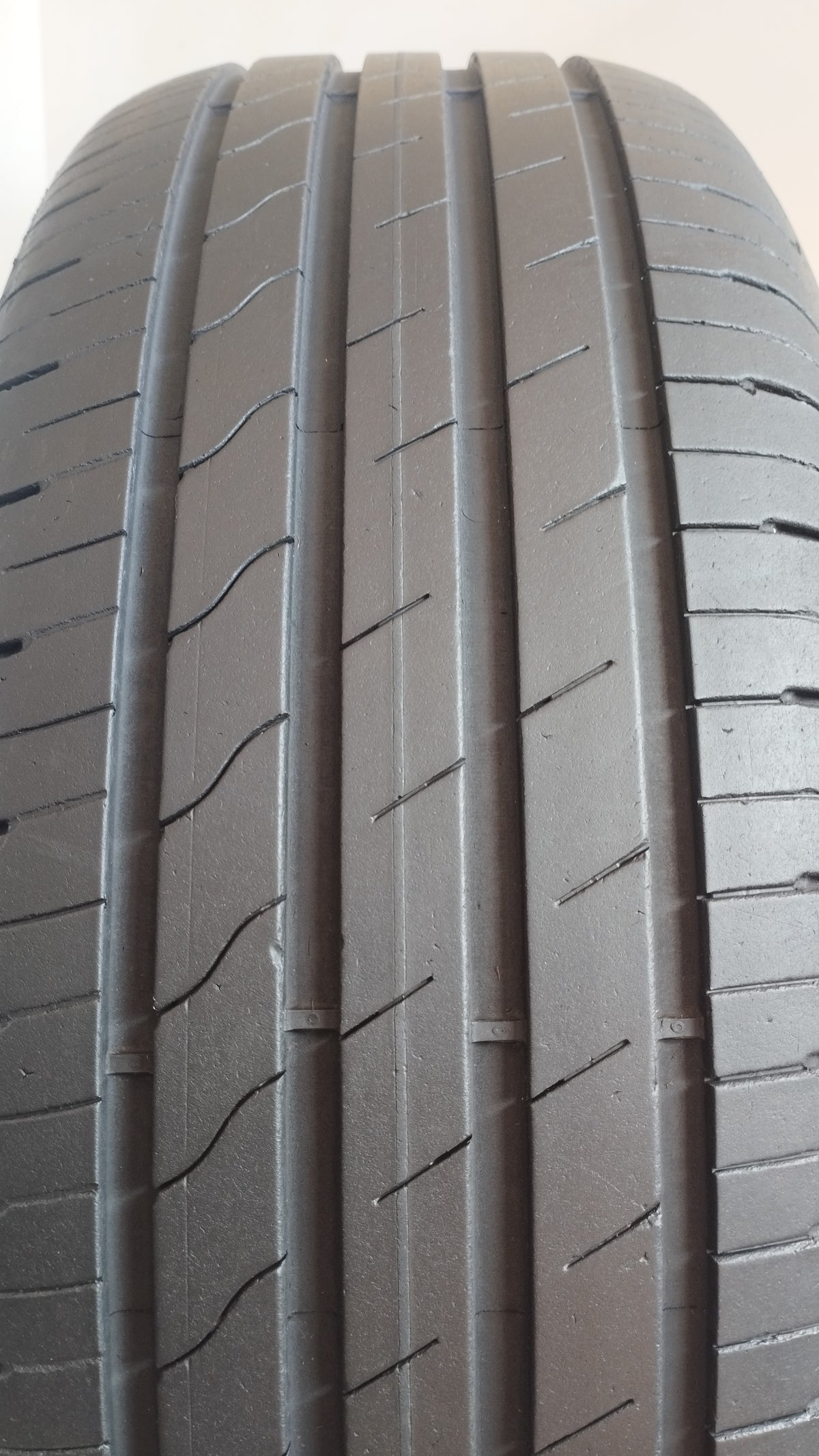 goodyear efficientgrip 215/55 r17 (5.0 mm) cod.YY517