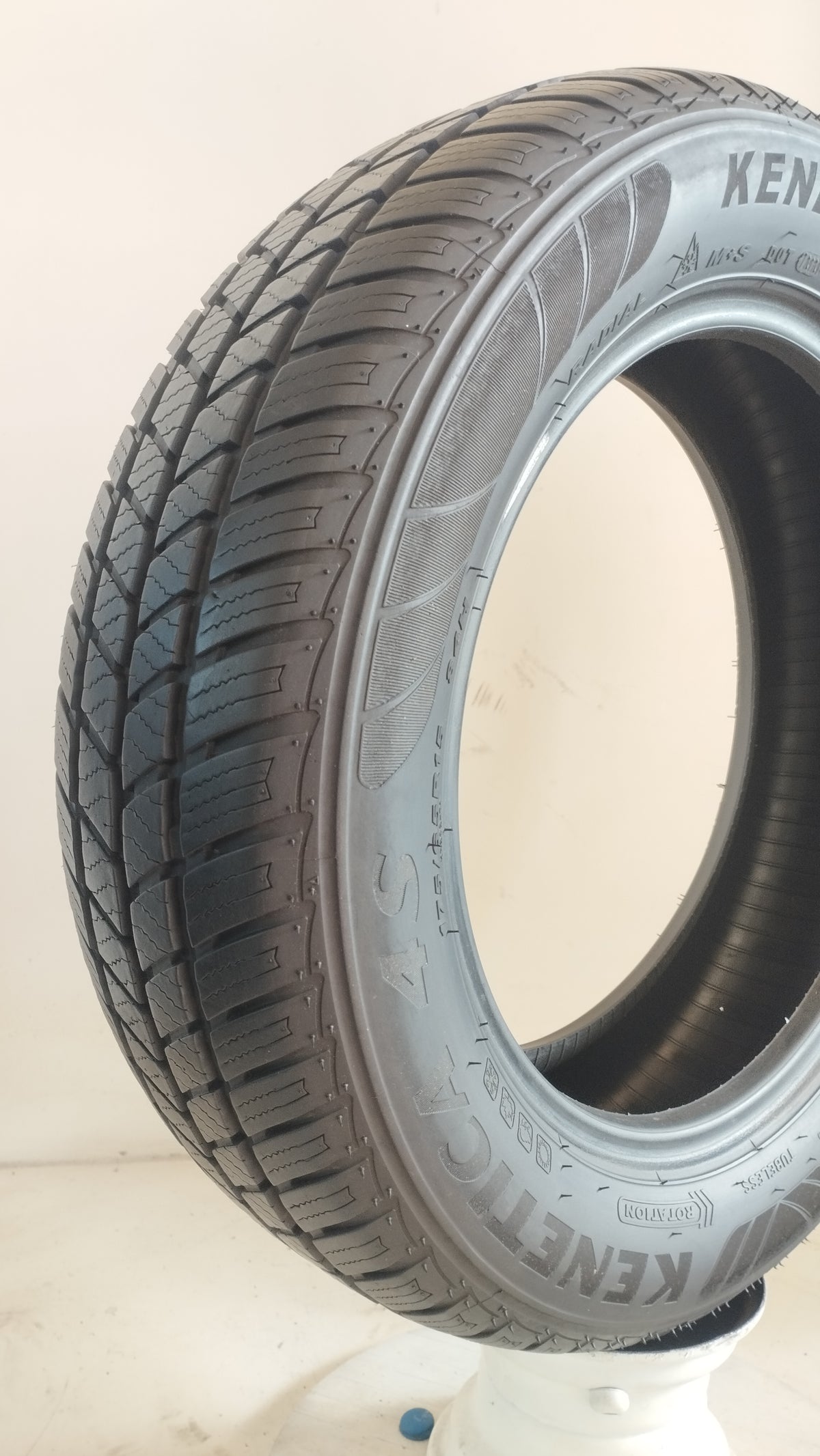 kenda kenetica 4S 175/65 r15 (5.5 mm) cod.YY518
