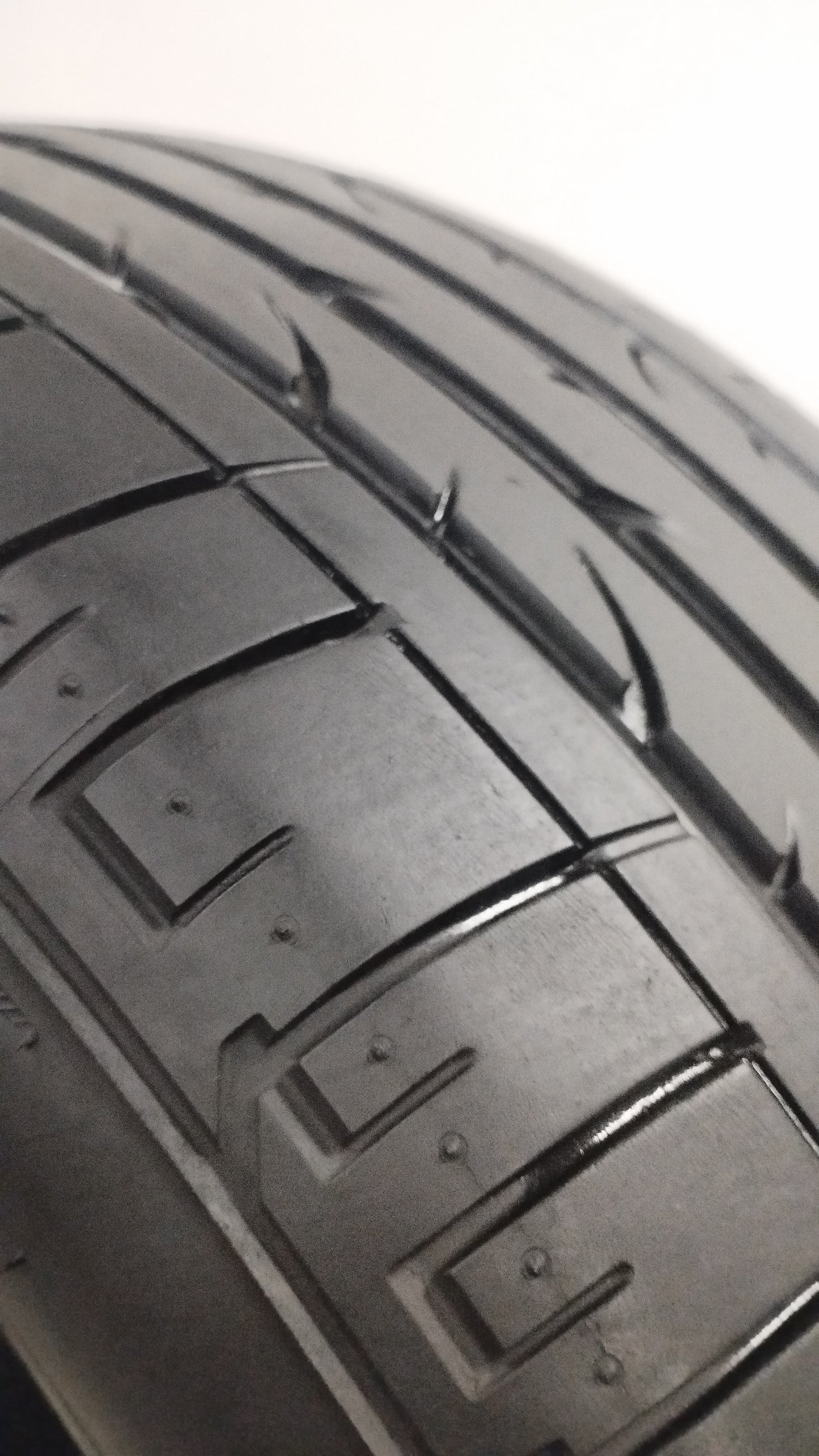 bridgestone 235/55 r19 dueler h/p sport ao cod.YY53