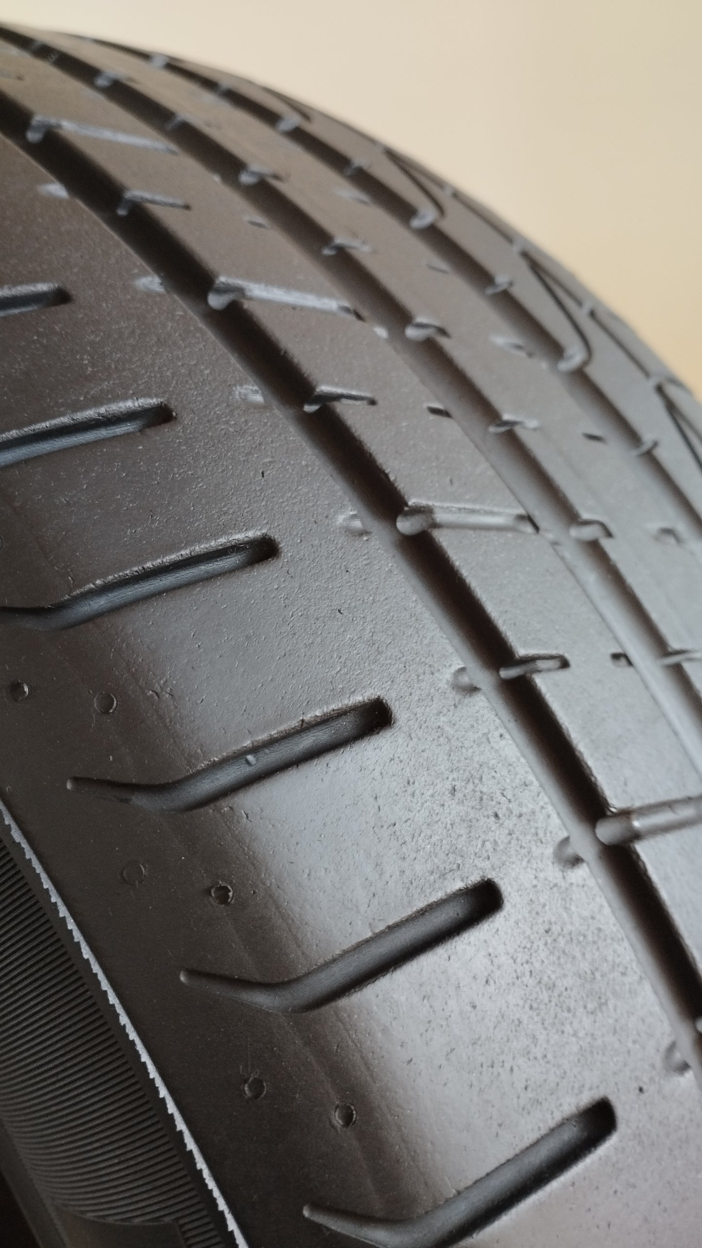 pirelli 265/45 r20 pzero no cod.YY61