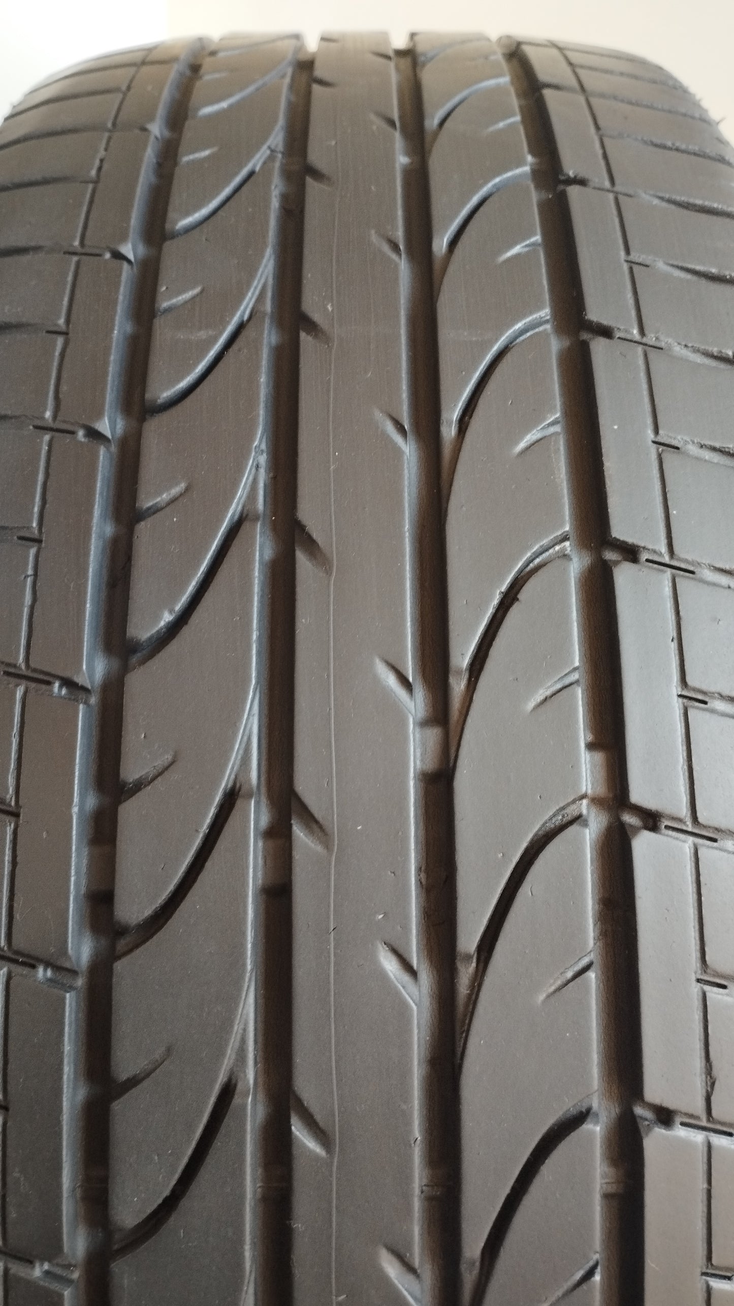 bridgestone 225/45 r19 dueler h/p sport cod.YY69