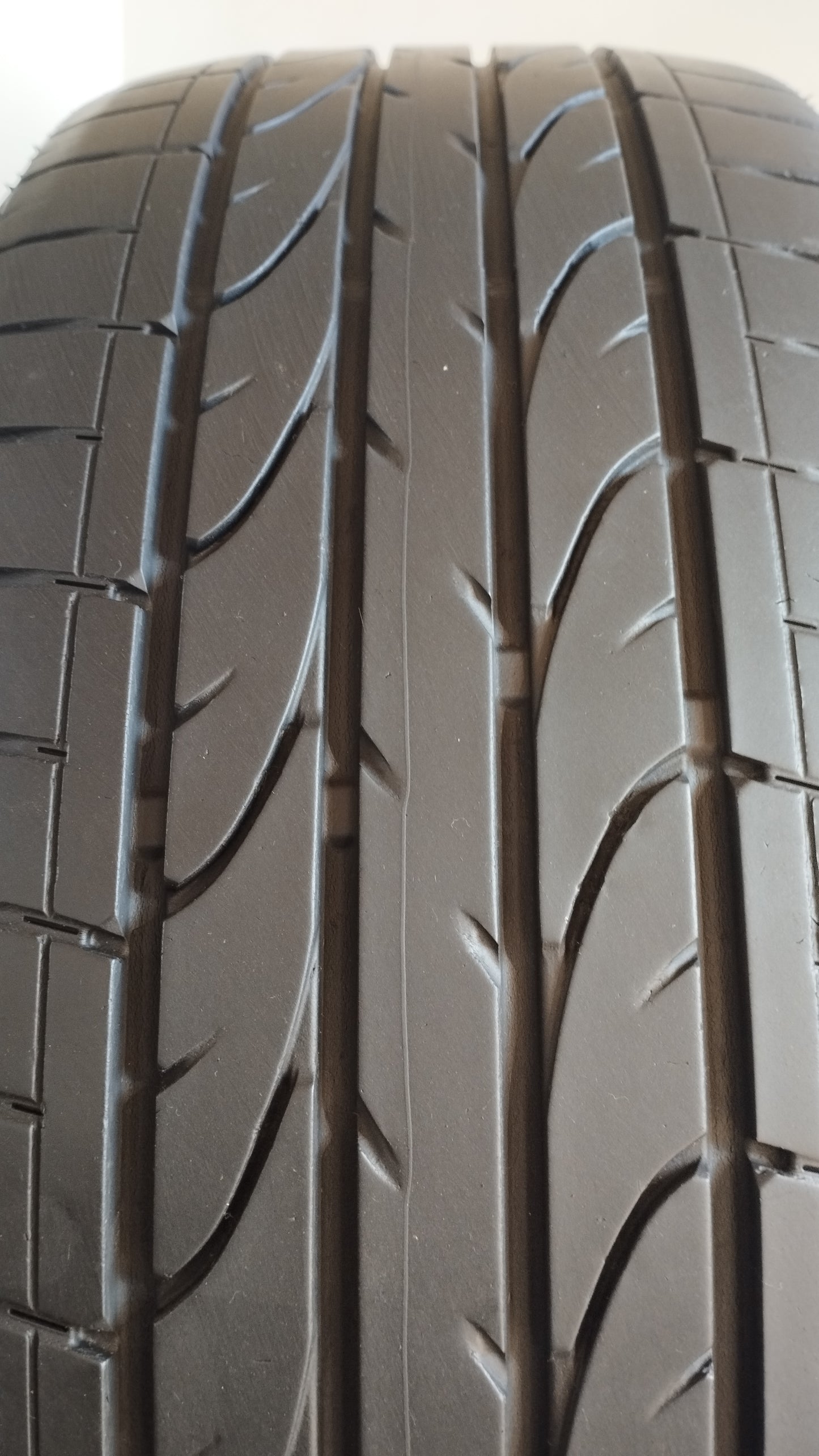 bridgestone 225/45 r19 dueler h/p sport cod.YY70