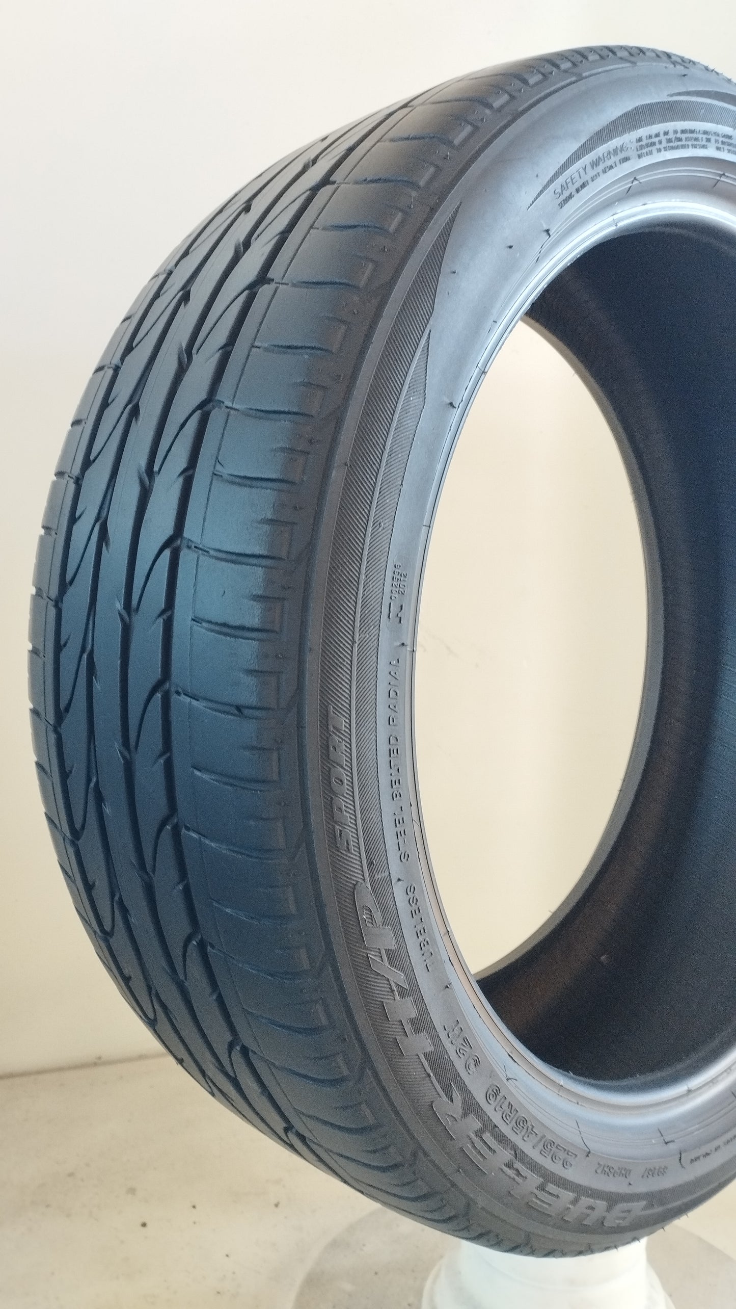 bridgestone 225/45 r19 dueler h/p sport cod.YY70