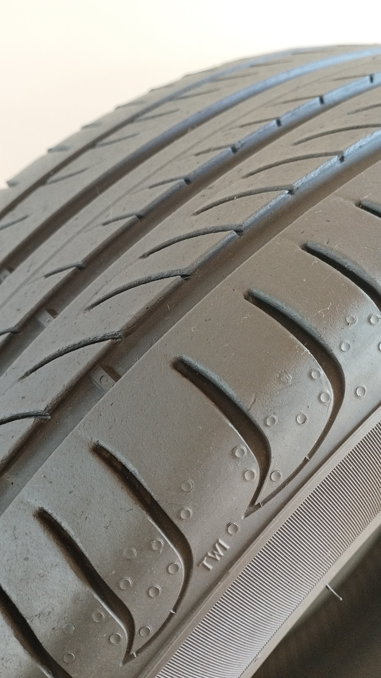pirelli 225/45 r19 powergy cod.YY71
