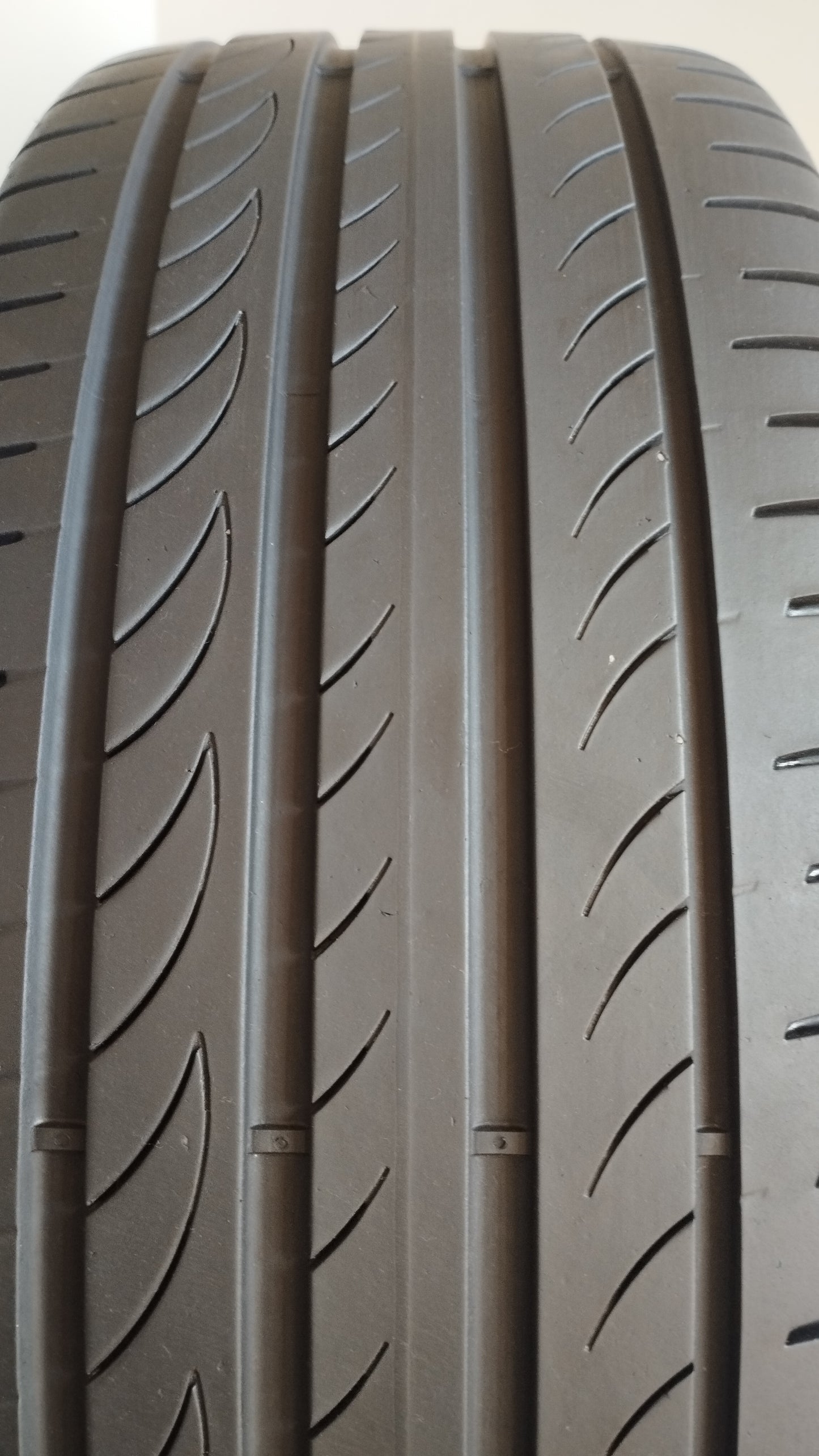 pirelli 225/45 r19 powergy cod.YY72