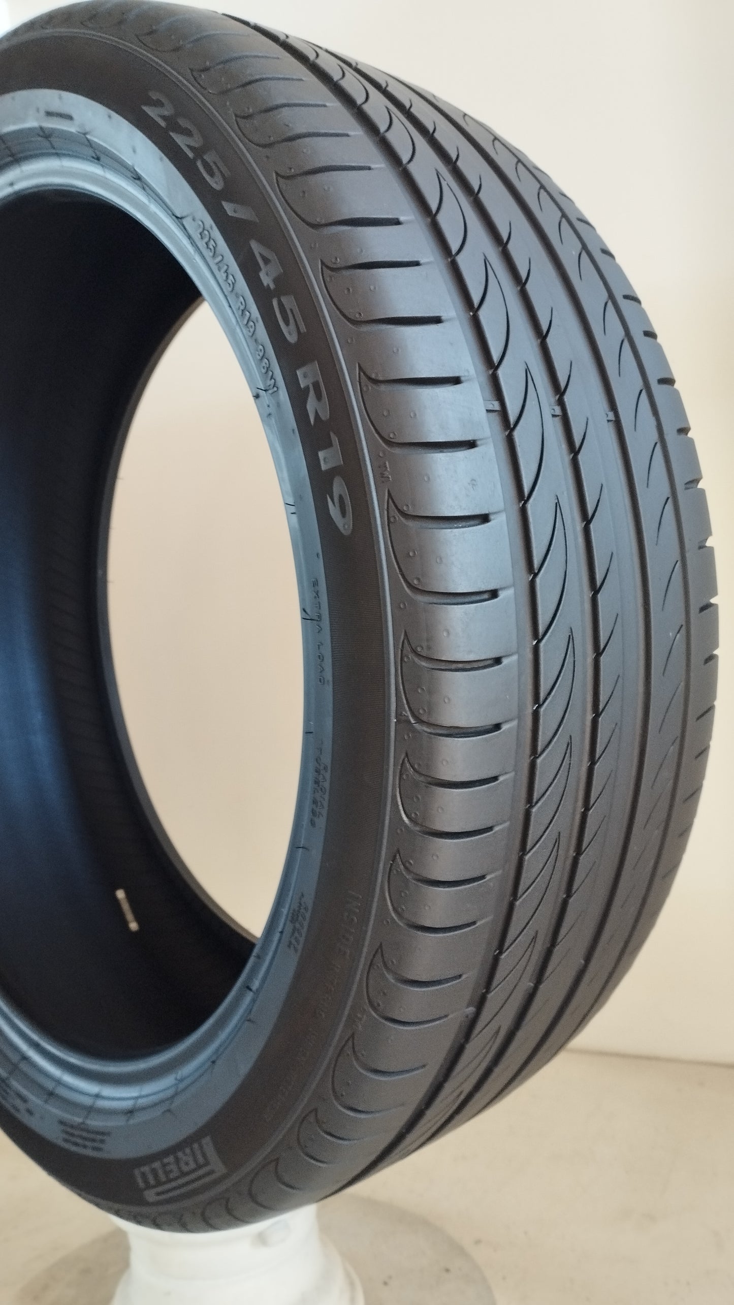 pirelli 225/45 r19 powergy cod.YY72