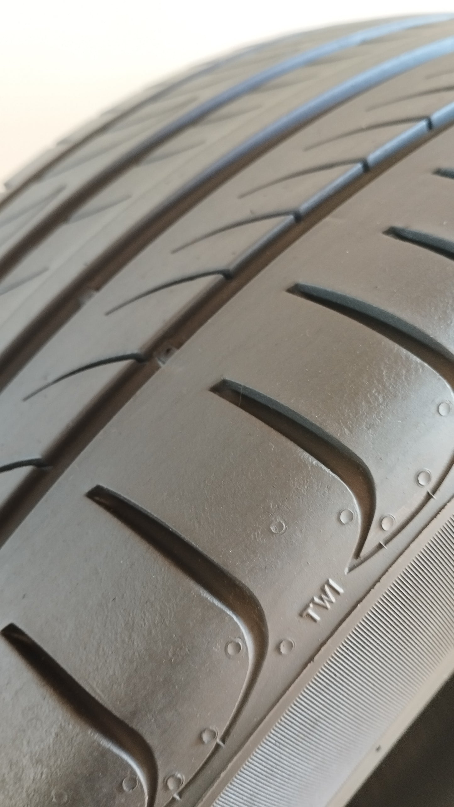 pirelli 225/45 r19 powergy cod.YY72