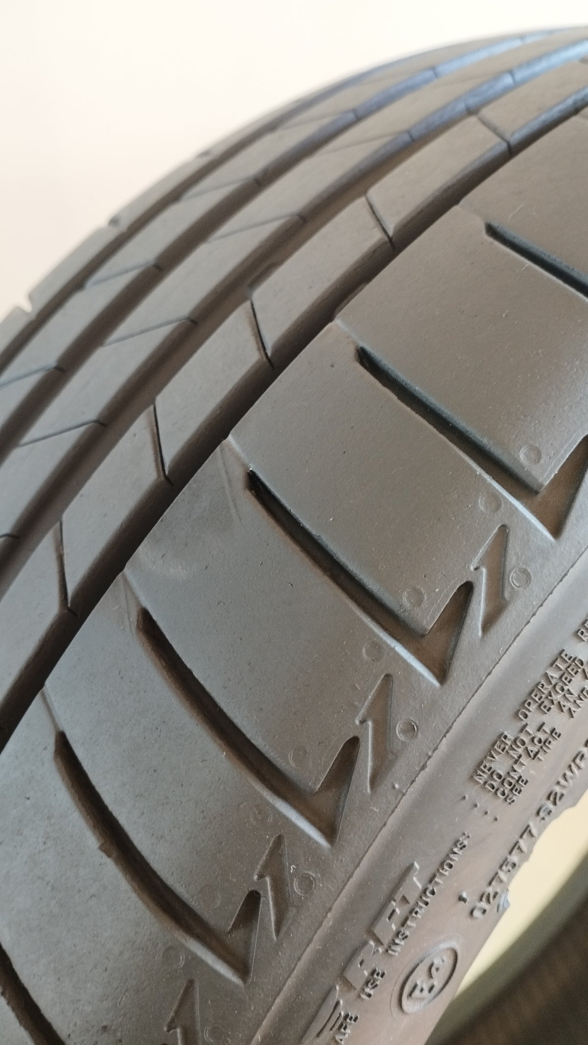 bridgestone 225/40 r19 t005 turanza cod.YY77