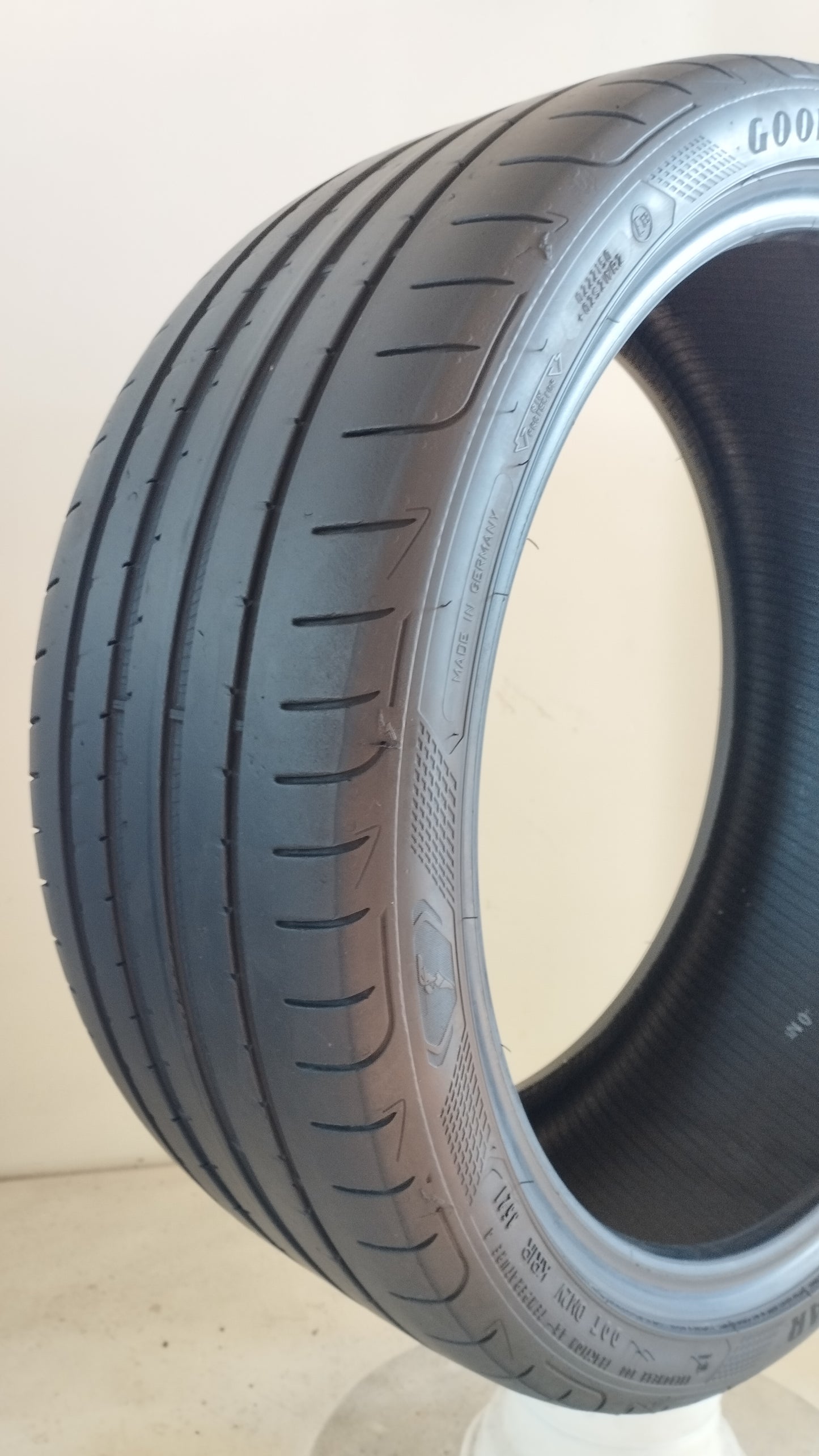 goodyear 235/35 r19 eagle f1 cod.YY83
