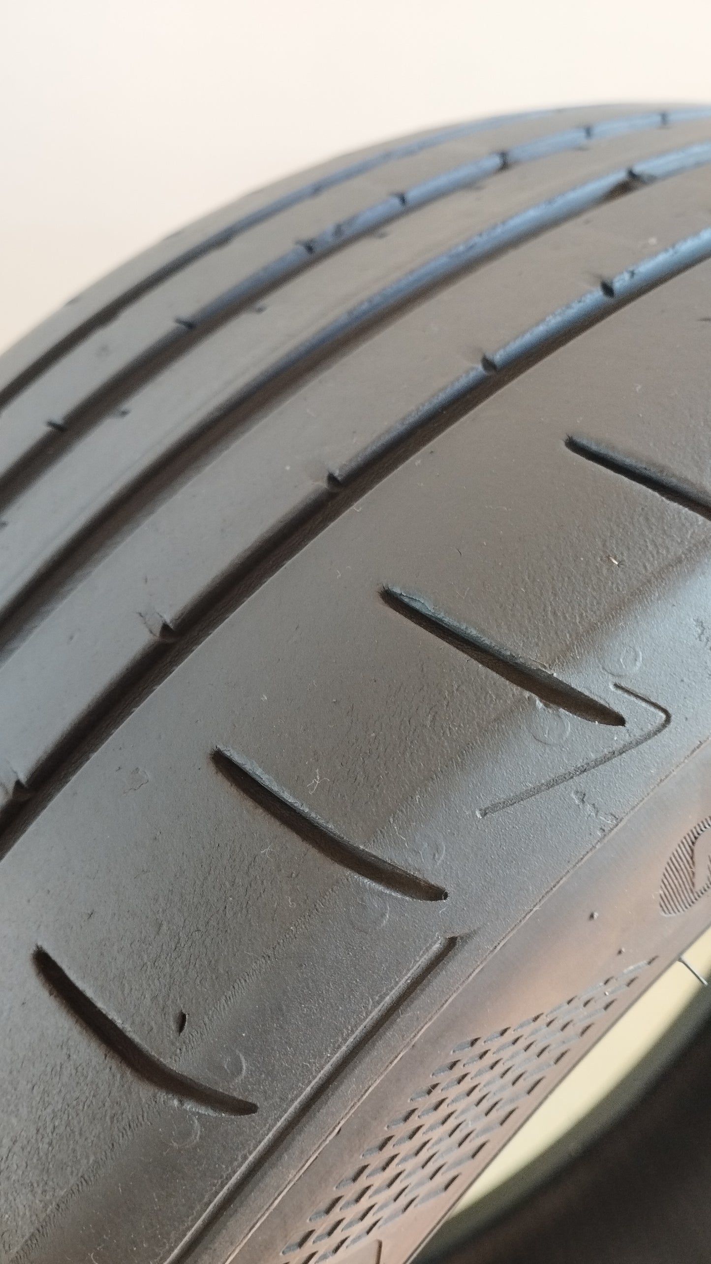 goodyear 235/35 r19 eagle f1 cod.YY83