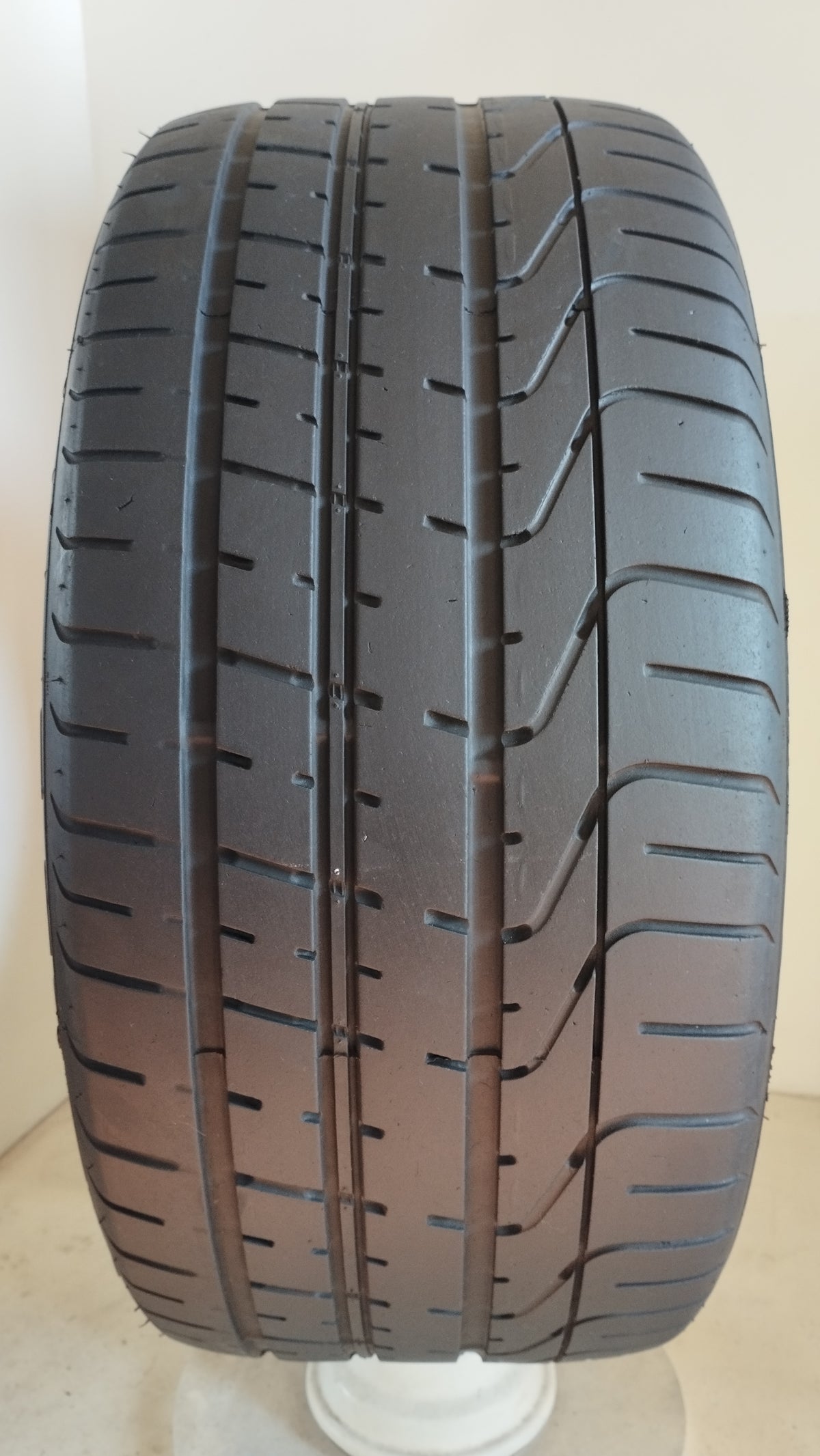pirelli 275/40 r19 pzero mo cod.YY86