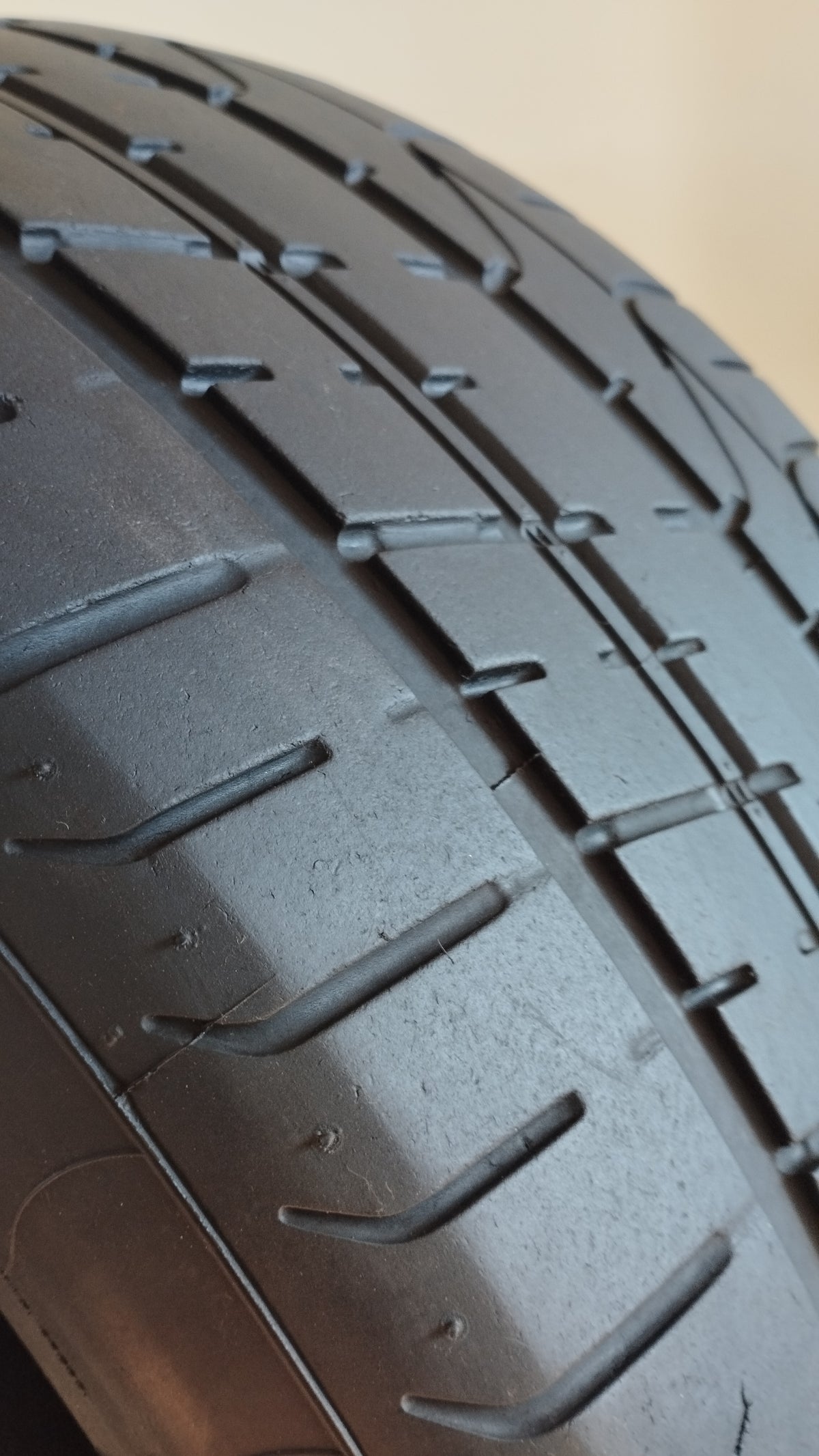 pirelli 275/40 r19 pzero mo cod.YY86