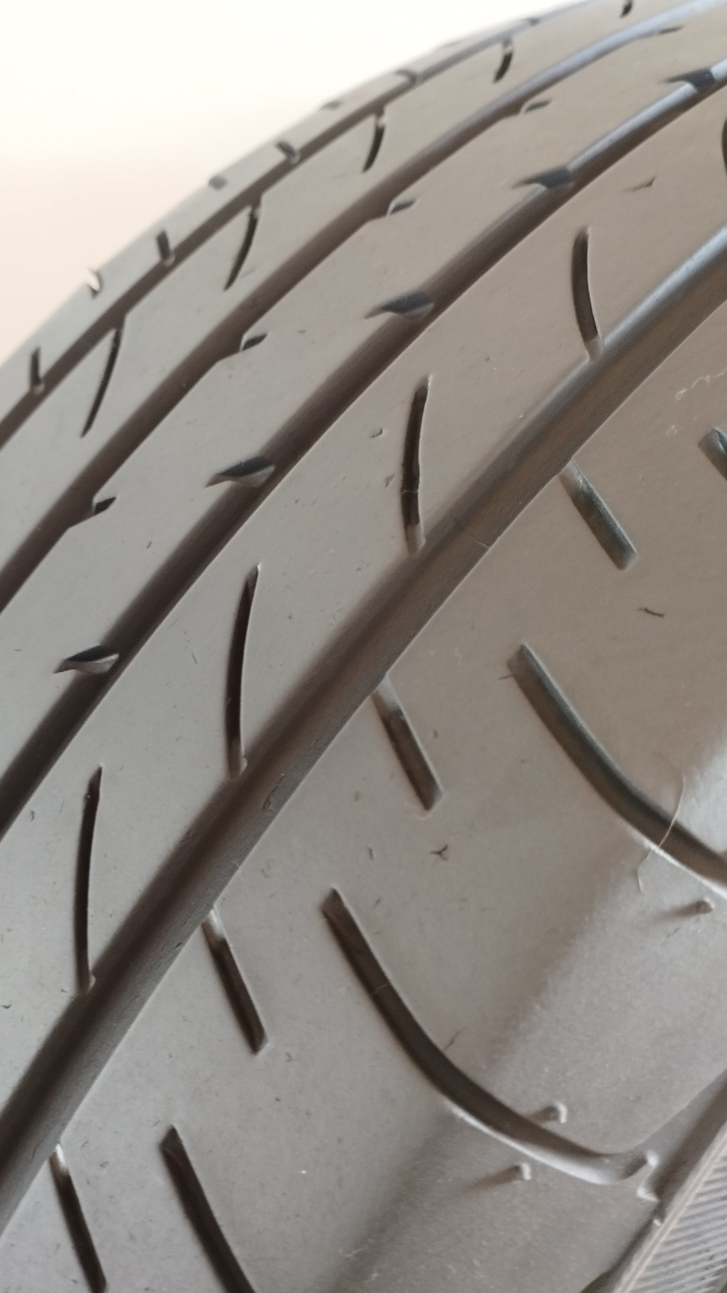 yokohama 225/60 r18 blueearth e51 cod.YY92
