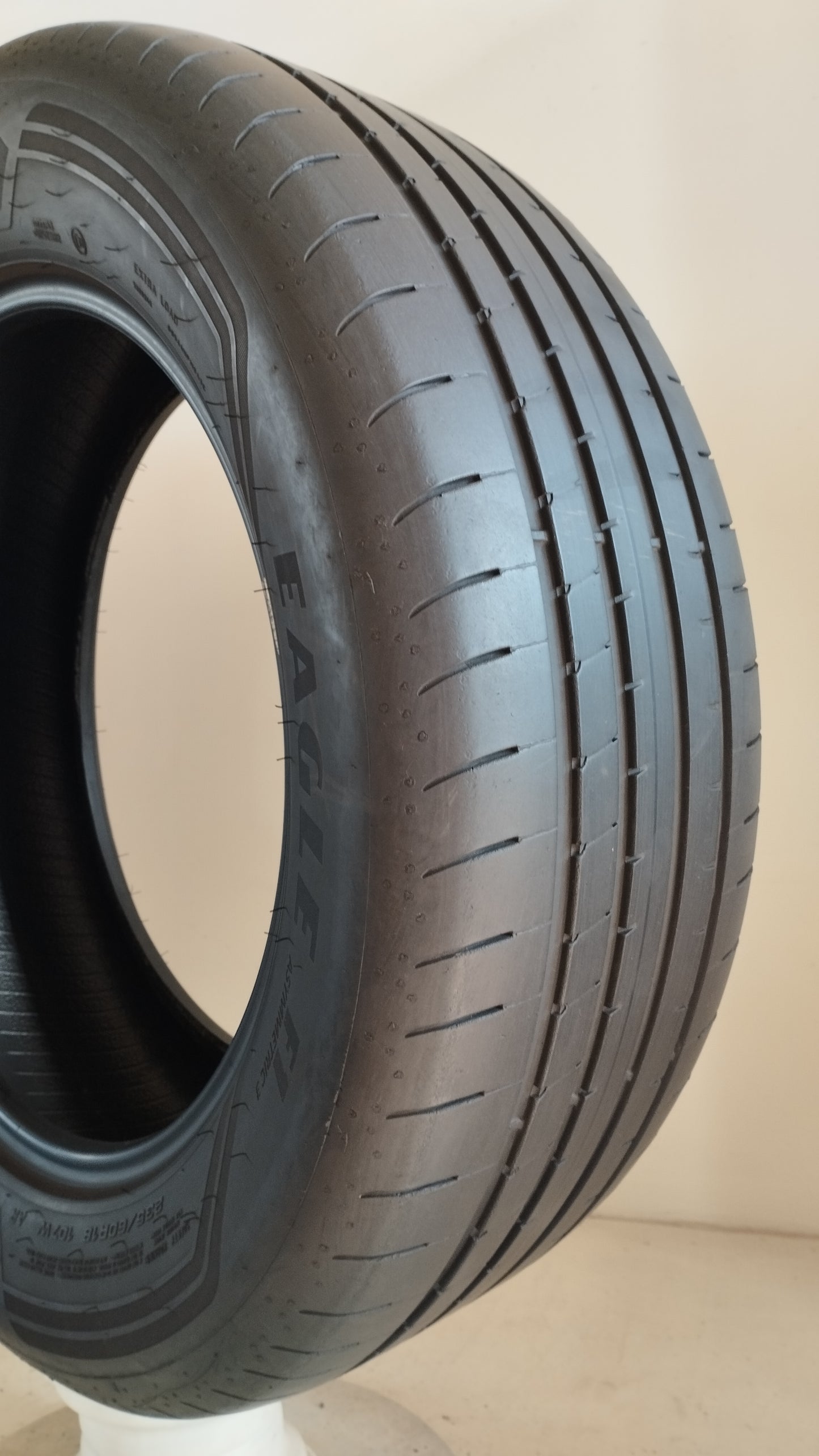 goodyear 235/60 r18 eagle f1 cod.YY94