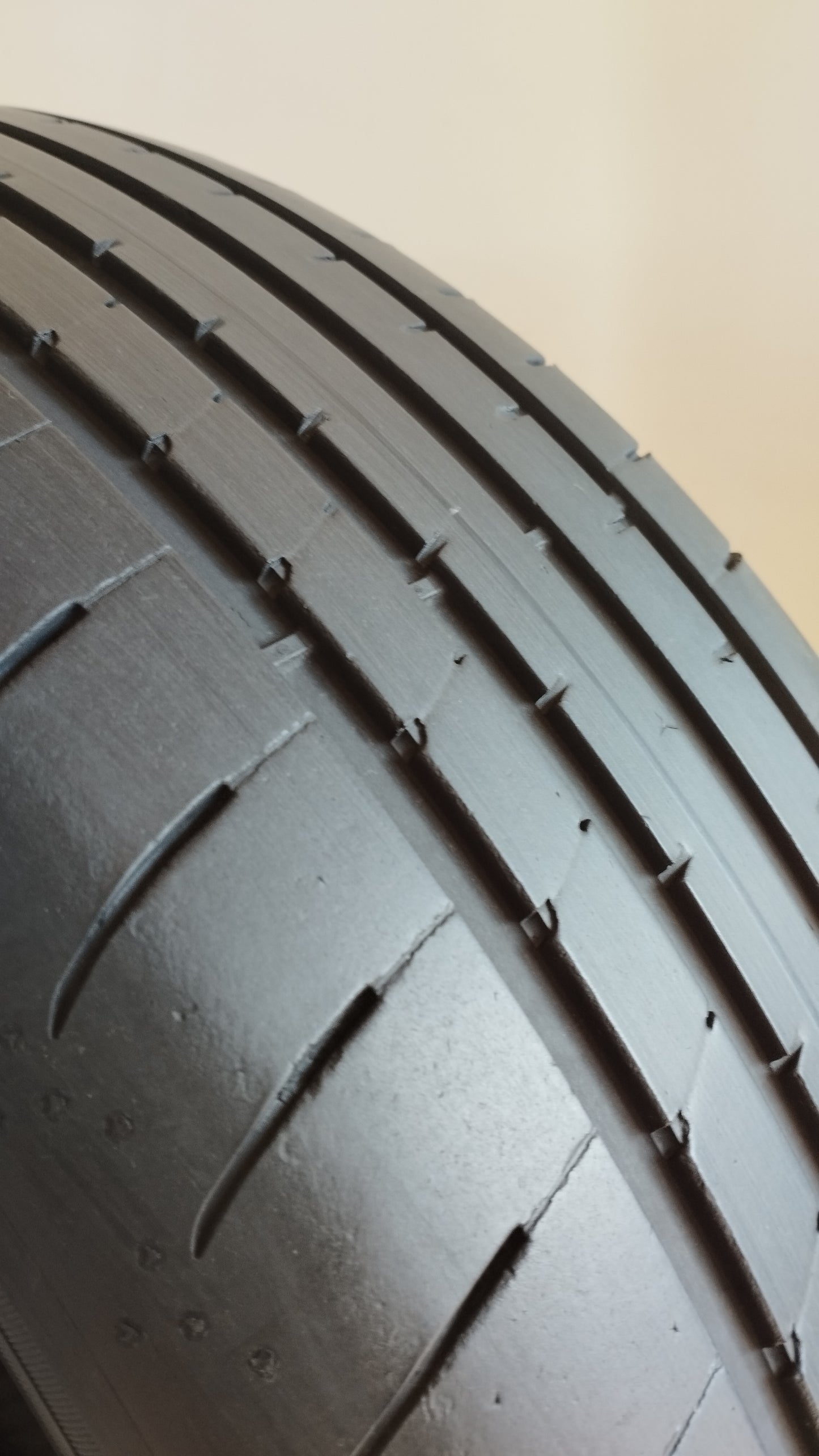 goodyear 235/60 r18 eagle f1 cod.YY94