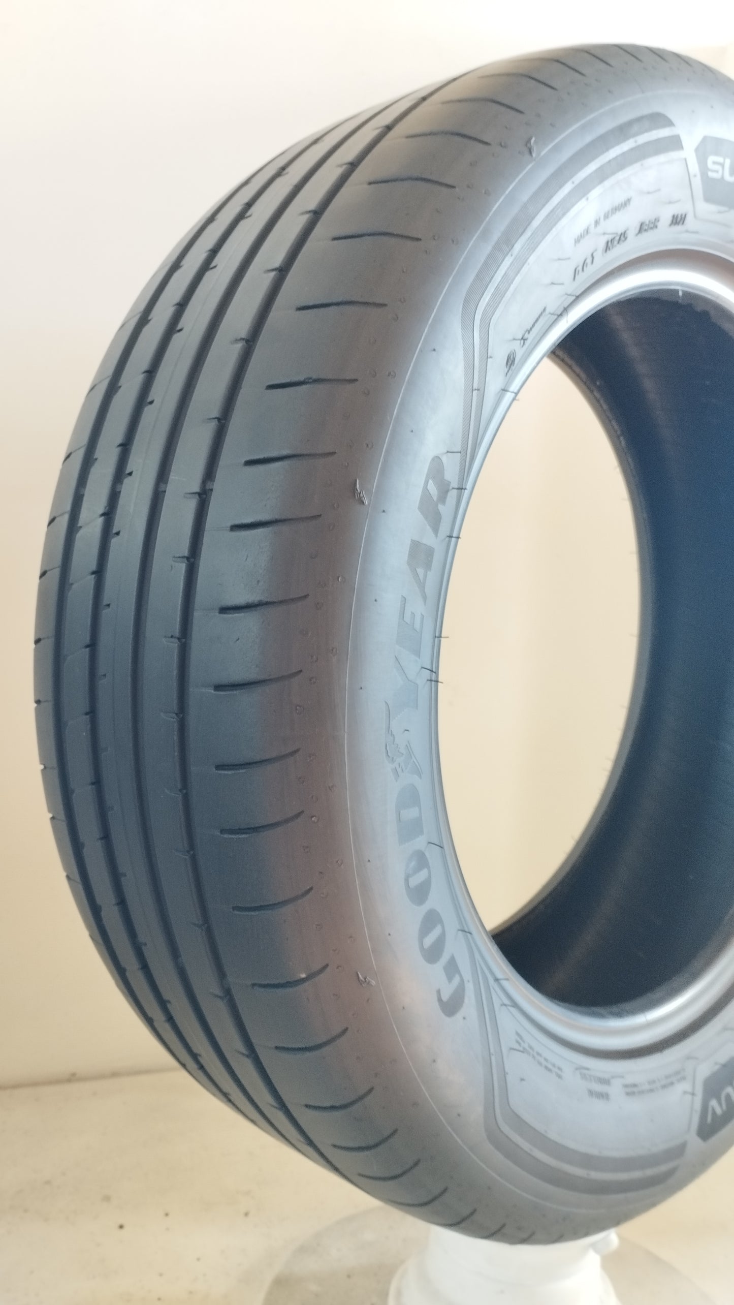 goodyear 235/60 r18 eagle f1 cod.YY94