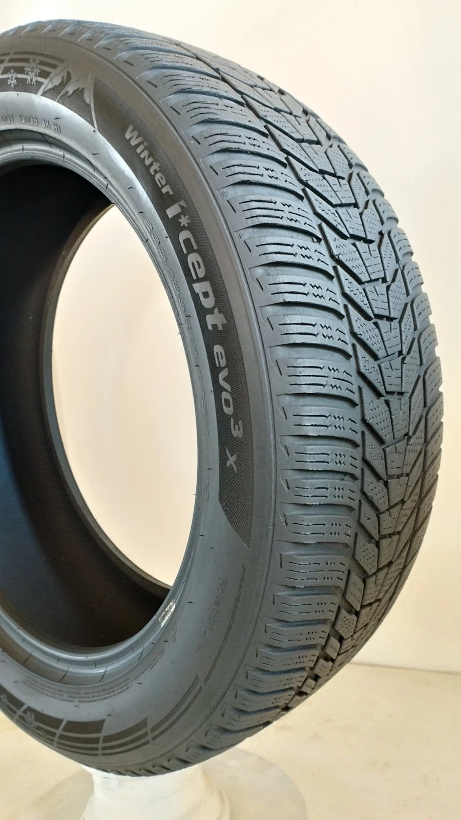 hankook 235/55 r19 wintericept evo 3x  Art. XX41