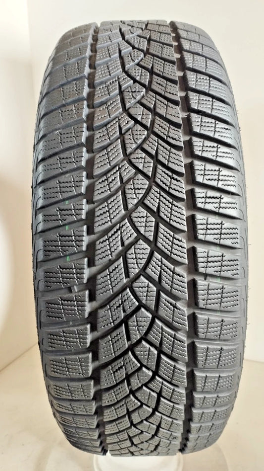goodyear 215/55 r17 ultragrip Art. XX48