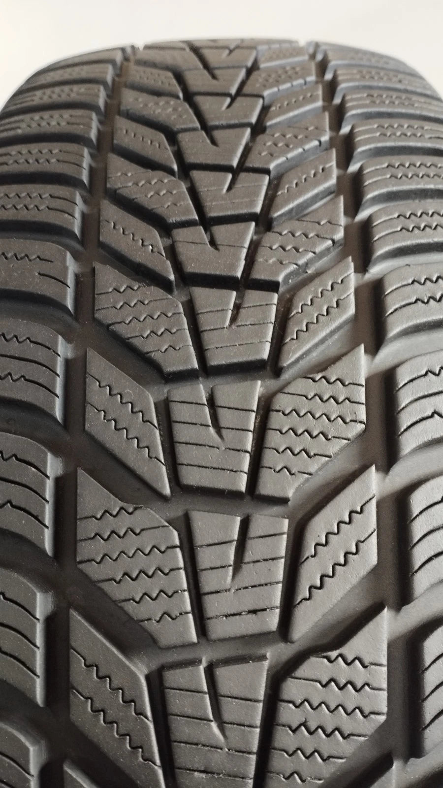 hankook 215/60 r17 wintericept evo 3  Art. XX43