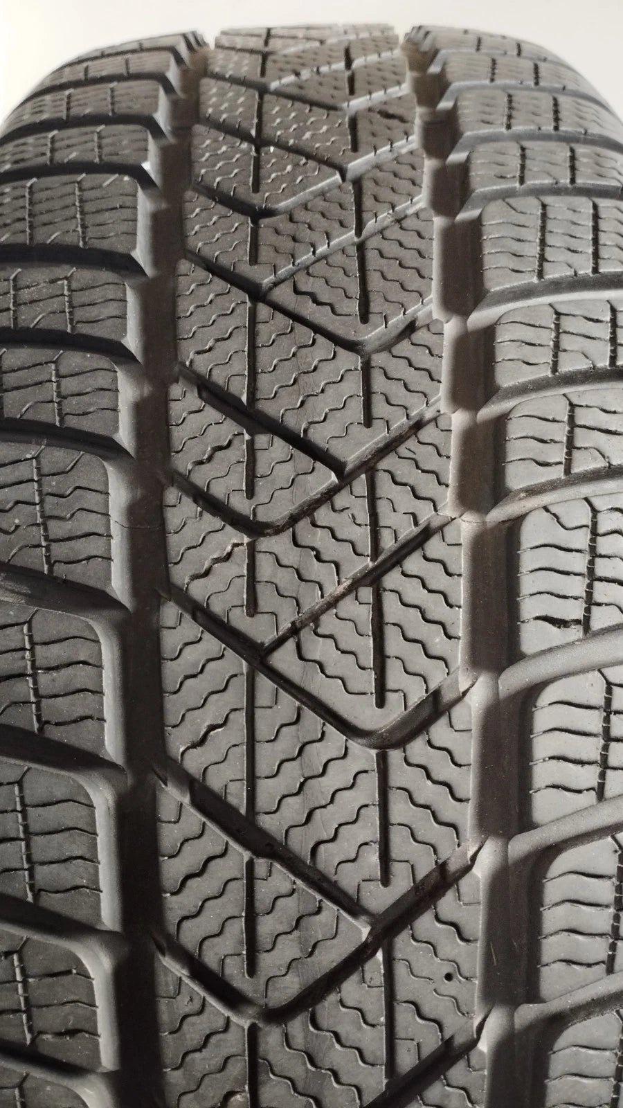 pirelli 215/50 r18 sottozero 3 Art. XX51