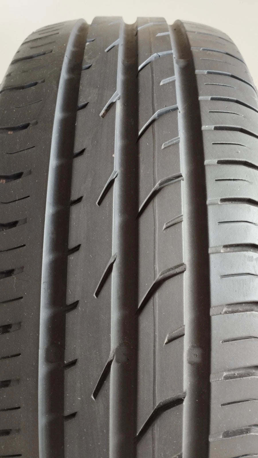 continental 195/60r15 contipremiumcontac 2 cod.YY220