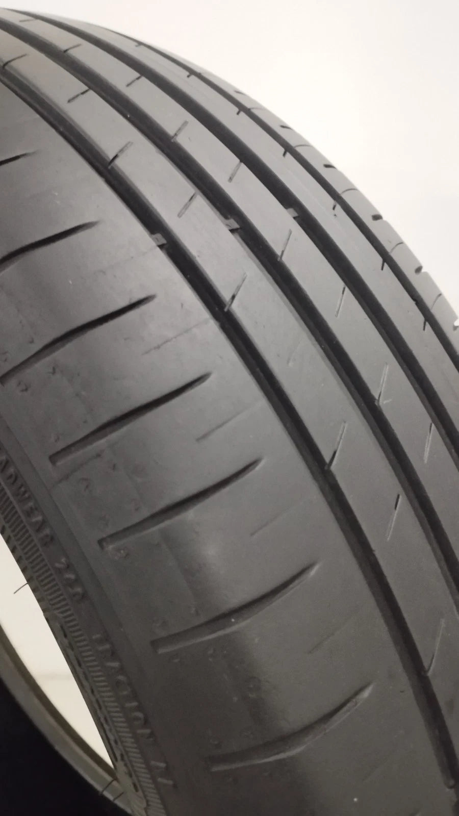 goodyear 205/60 r16 efficient grip cod.YY257