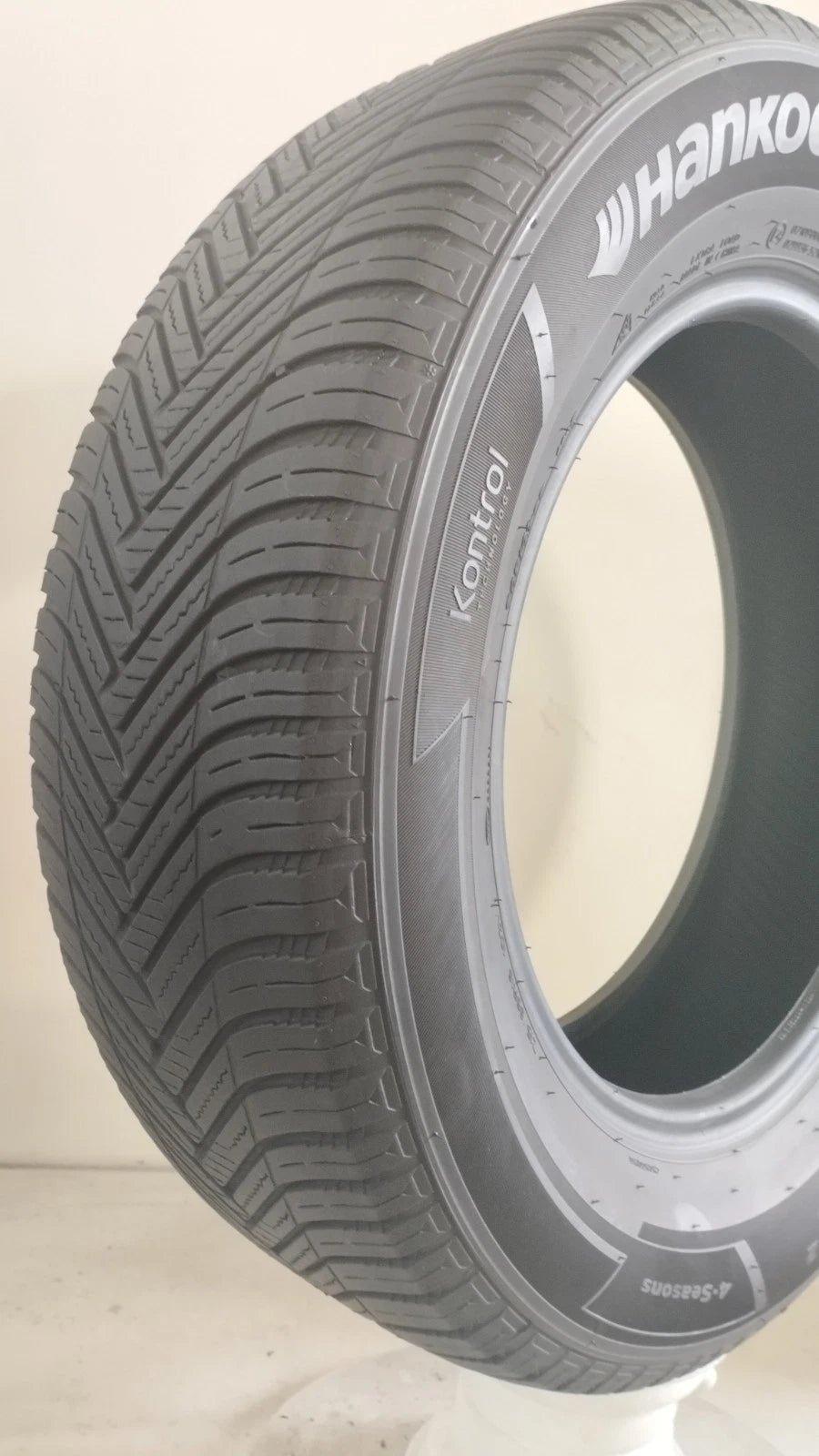 hankook 215/65 r16 kinergy 4s cod.YY235