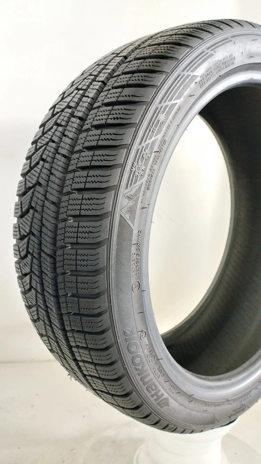 hankook 205/45 r17 wintericept evo2 Art. XX72