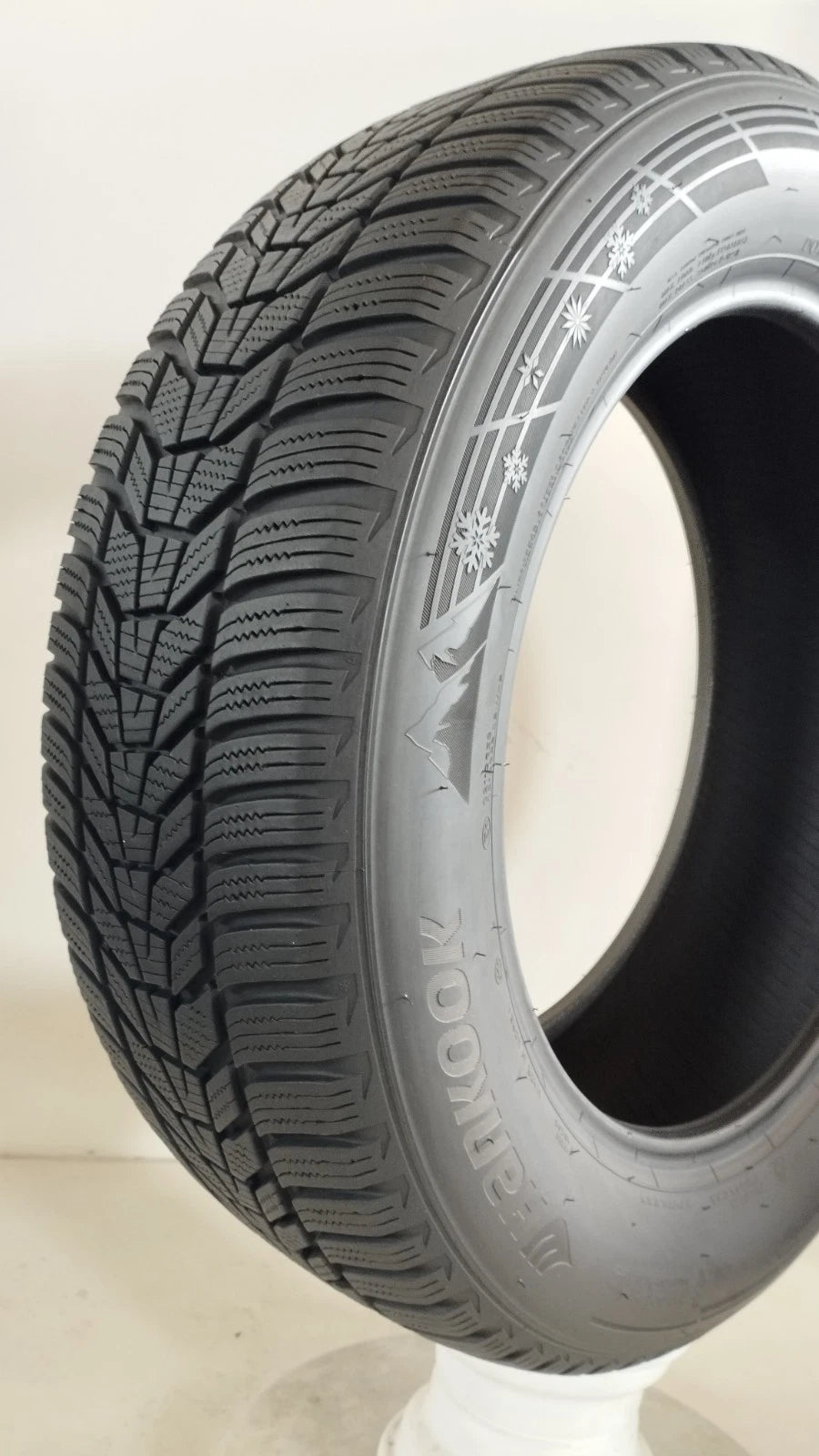 hankook 215/60 r17 wintericept evo 3  Art. XX43