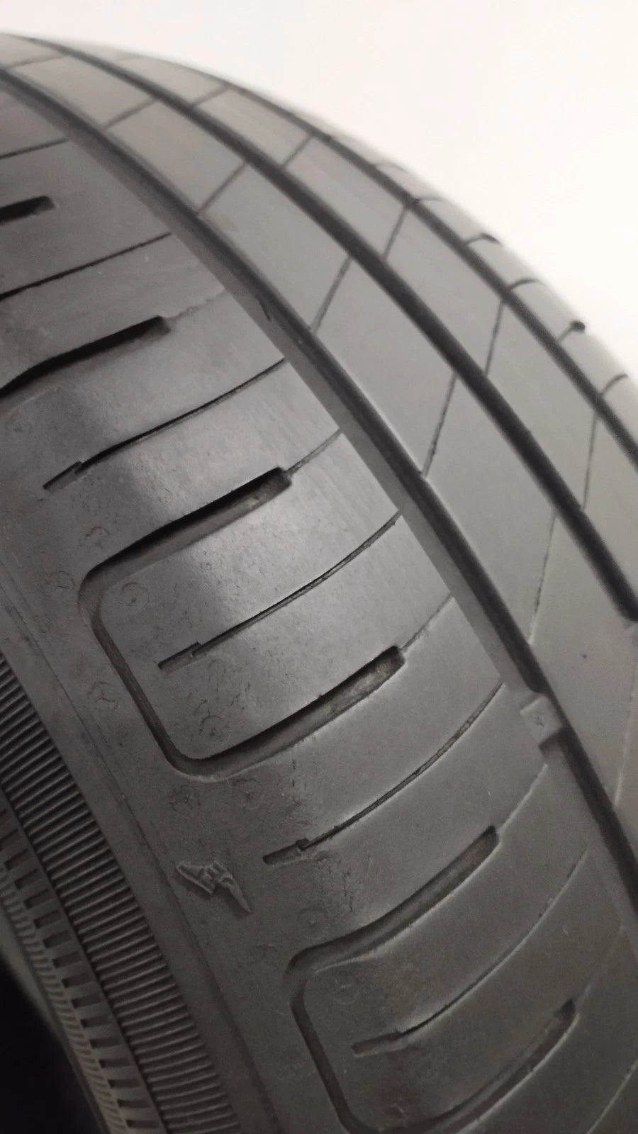 goodyear 185/55r15 efficient grip cod.YY199