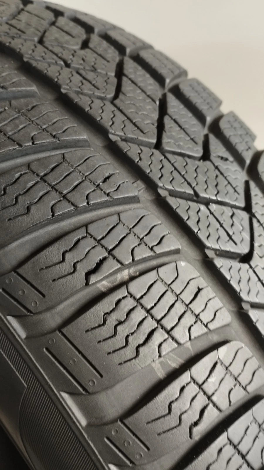 pirelli 215/50 r18 sottozero 3 Art. XX51