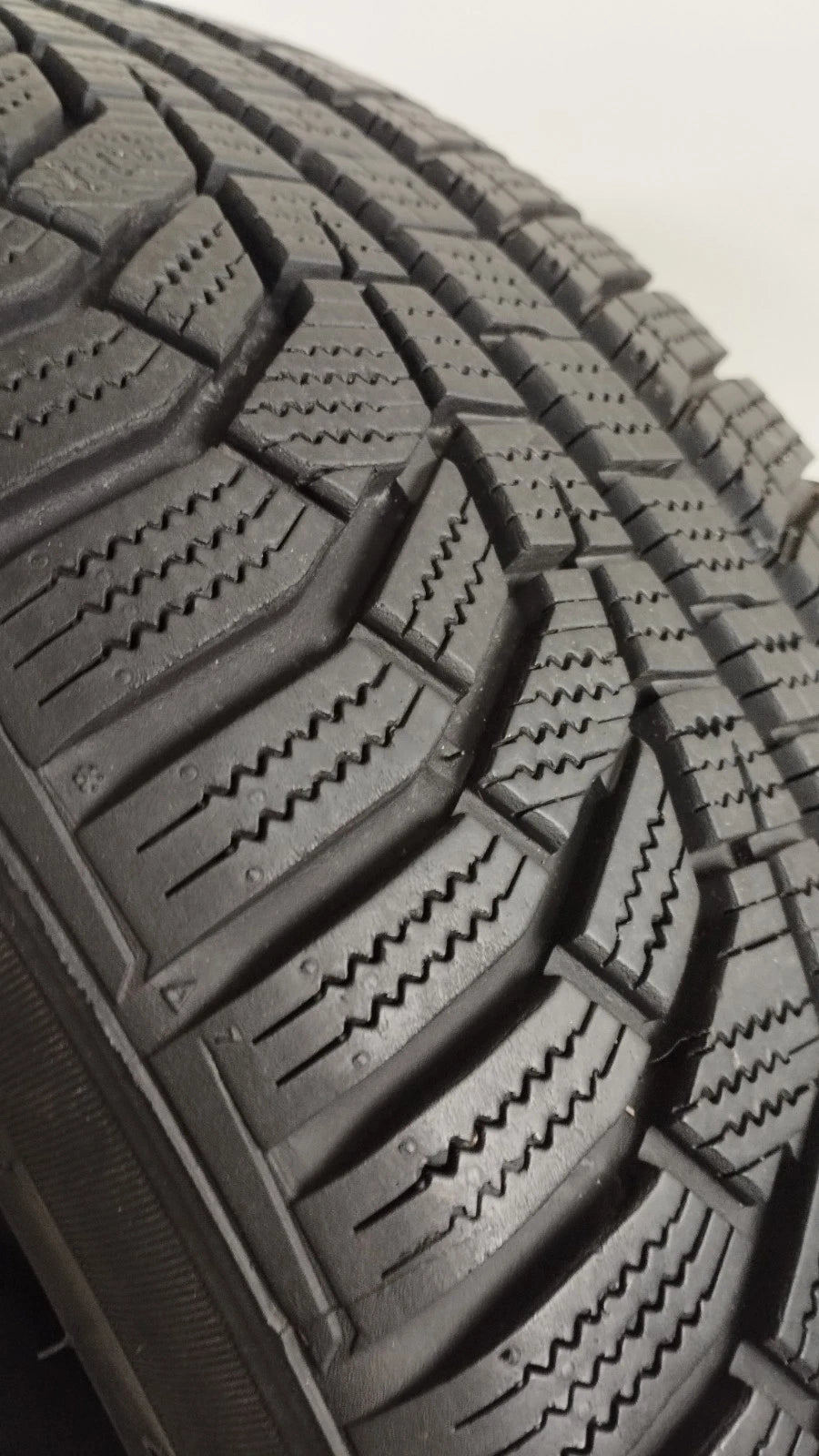 hankook 205/45 r17 wintericept evo2 Art. XX72
