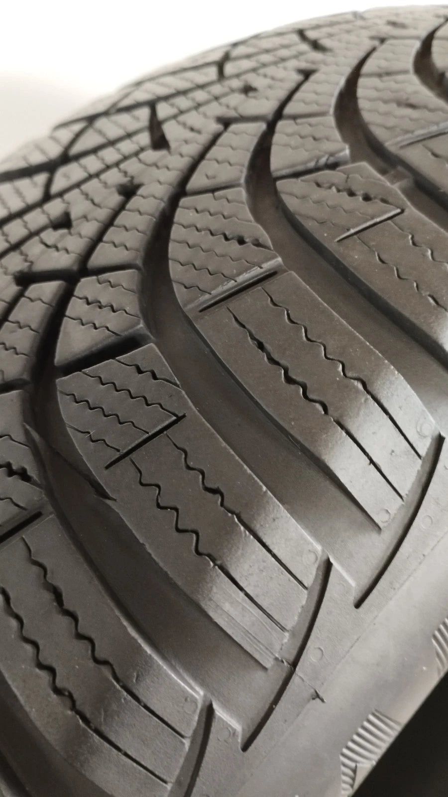 goodyear 195/60 r16 ultragrip 9 Art. XX62
