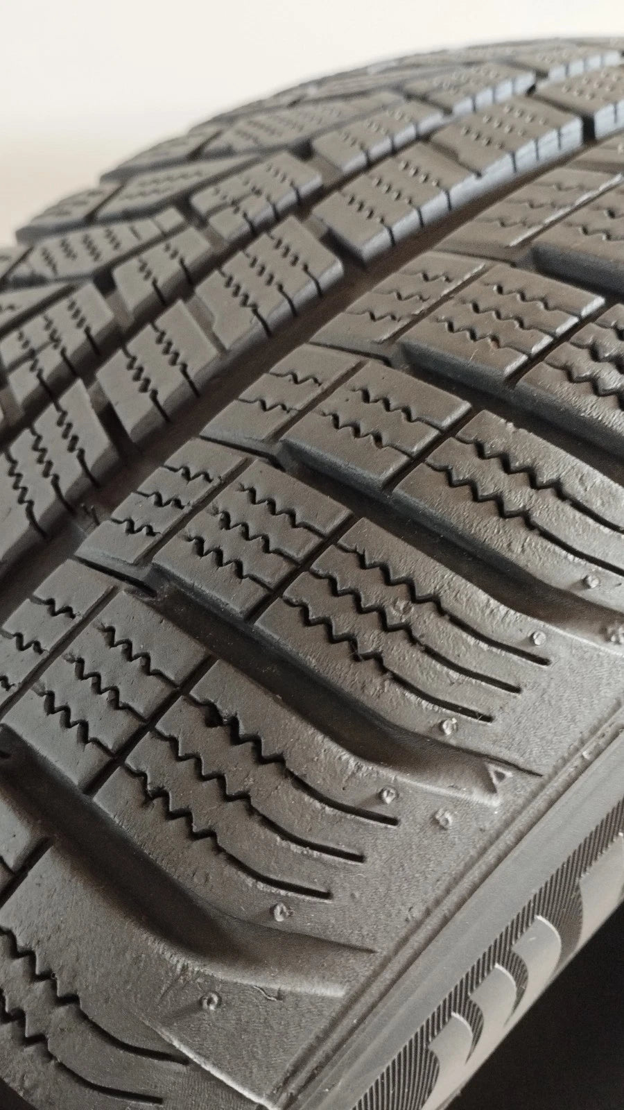 hankook 215/55 r17 wintericept evo 2  Art. XX47