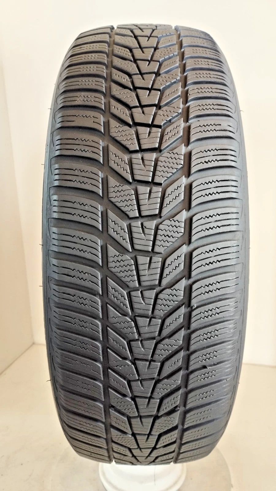 hankook 215/60 r17 wintericept evo 3  Art. XX42