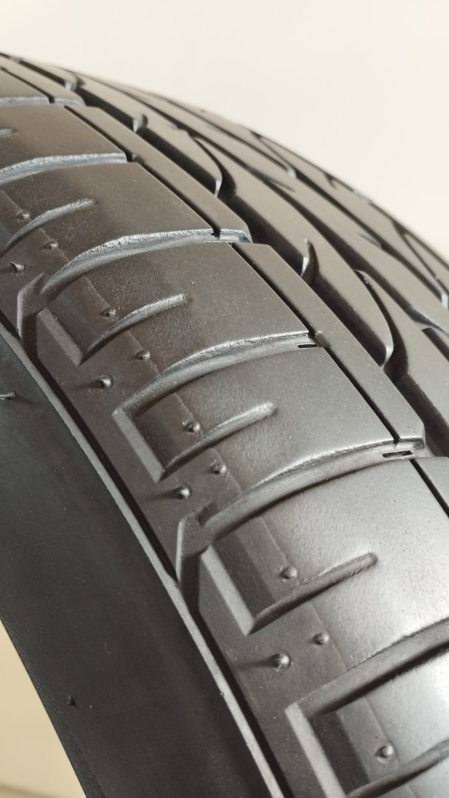 bridgestone 215/60 r17 dueler hp sport cod.Y25